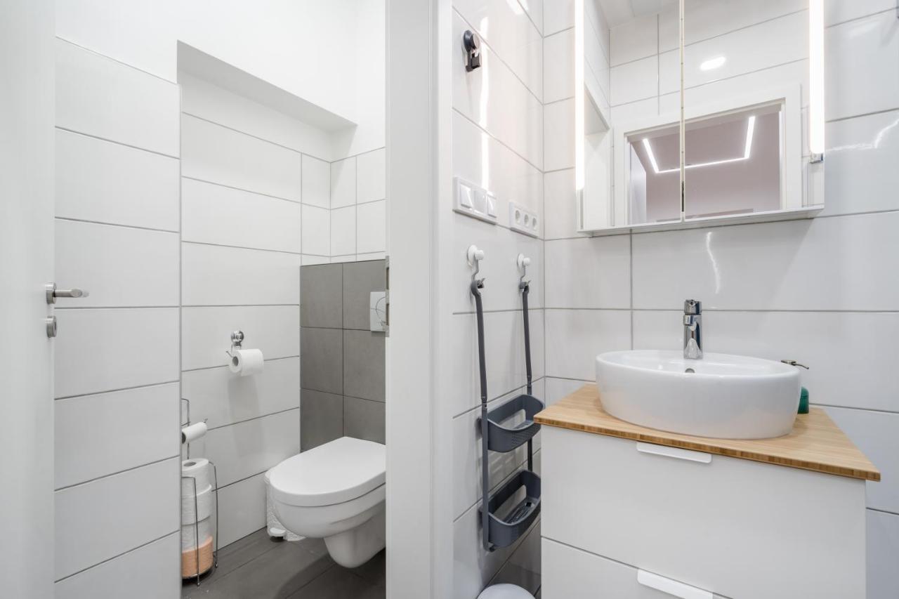 Bpr Stylish Vagabond Apartment With Ac Budapest Bagian luar foto